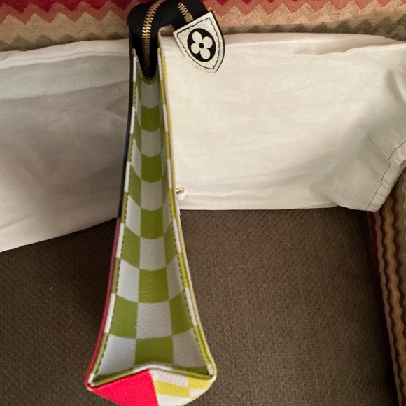 LOUIS VUITTON Canvas “Race Print” Poche Toilette 26 (NWOT) RARE - Picture 6 of 12
